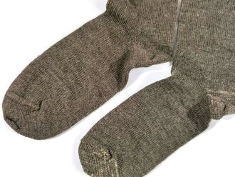 Paar feldgraue Wollsocken