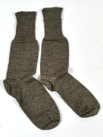 Paar feldgraue Wollsocken