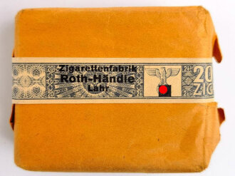 Pack "Hoco" Zigaretten, ungeöffnet, Steuerbanderole mit Hakenkreuz, dieses geschwärzt