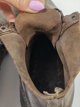 Paar Halbschuhe für Mannschaften der Wehrmacht. Vorschriftsmäßiges Paar, ungereinigt. Sohlenlänge 28,5cm