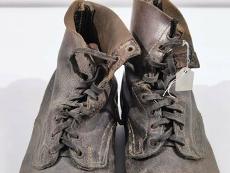 Paar Halbschuhe für Mannschaften der Wehrmacht. Vorschriftsmäßiges Paar, ungereinigt. Sohlenlänge 28,5cm