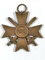 Kriegsverdienstkreuz 2. Klasse mit Schwerter. Buntmetall, Hersteller im Bandring dieser nicht lesbar