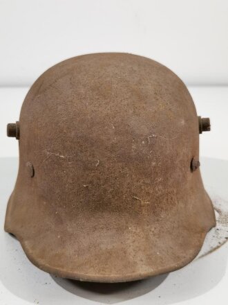 Stahlhelm frühe Wehrmacht . Ungereinigter Scheunenfund