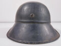 Stahlhelm Luftschutz, ungereinigtes Stück, der Kinnriemen aus Ersatzmaterial