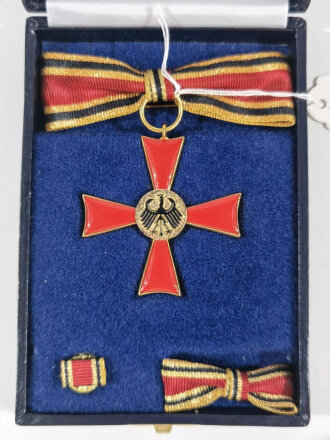 Bundesrepublik Deutschland, Bundesverdienstkreuz am Bande...