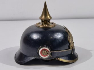 Bayern 1.Weltkrieg, Pickelhaube für Mannschaften aus Blech. Zum Teil beilackiert, die Kokarde sowie das Leder des Kinnriemen sind neuzeitlich ergänzt