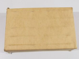 U.S. WWII , empty cardboard box for " 10 First Aid Packets" Carlisle model ( green )