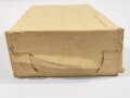 U.S. WWII , empty cardboard box for " 10 First Aid Packets" Carlisle model ( green )