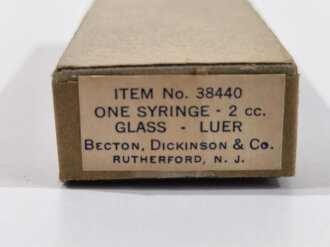 U.S.WWII medical department syringe, unused in original box