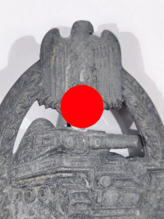 Panzerkampfabzeichen in Silber aus Zink, Rückseitig mit Herstellermarkierung " ÜÜ " für Ferdinand Wiedmann, versilberung komplett vergangen