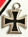 Eisernes Kreuz 2. Klasse 1939 mit Hersteller 100 im Bandring für " Rudolf Wächtler & Lange, Mittweida ", Hakenkreuz mit voller Schwärzung, schöner frostiger Zustand