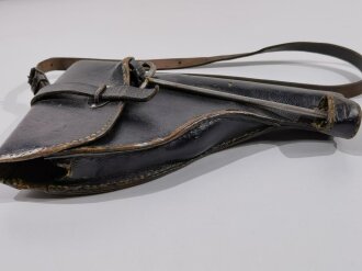 Tasche für die Signalpistole der Wehrmacht aus Ersatzmaterial (Presspappe) dieses zum Teil ausgetrocknet. Komplett, zusammengehörig