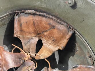 Stahlhelm Landespolizei Bayern 20iger Jahre ?. Originaler Weltkriegshelm , das Innenfutter mit div ersen Reparaturen, die Abzeichen Original