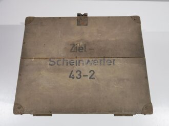 Ziel Scheinwerfer 43-2 der Wehrmacht. Leerer Kasten, Originallack. der Verschluss nachträglich angebracht