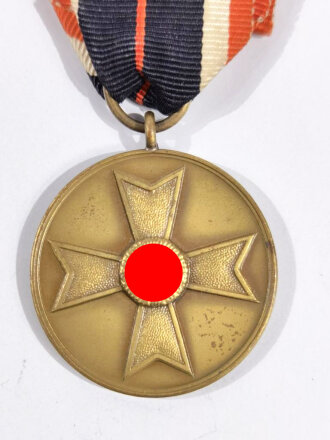 Kriegsverdienstmedaille " Für Kriegsverdienste " 1939 mit seltenem frühen Verleihungsband ( Orangefarbig )