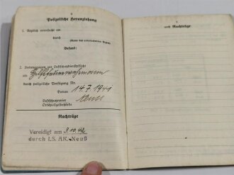 Luftschutz Dienstbuch zugleich Personalausweis eines Angehörigen des Sicherheits- und Hilfsdienst oder Luftschutzwarendienst aus Neuss, datiert 1941