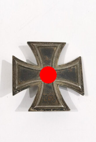 Eisernes Kreuz 1. Klasse 1939, Nadel abgebrochen, Eisenkern rostig, Hakenkreuz Rost ansatz, magnetisch