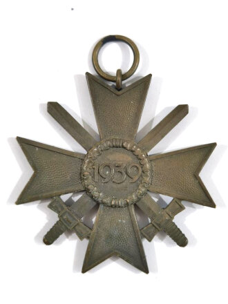 Kriegsverdienstkreuz 2. Klasse 1939 mit Schwertern ohne Hersteller ( Buntmetall ), in Verleihungstüte, diese mit Hersteller " Rudolf Souval, Wien " gestempelt