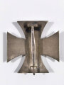 Eisernes Kreuz 1. Klasse 1939, seitlich an der rechten Zarge leicht geöffnet, sonst sehr guter Zustand, Hakenkreuz mit voller Schwärzung, magnetisch