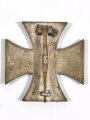 Eisernes Kreuz 1. Klasse 1939, Hersteller L/11 auf der Nadel für " Wilhelm Deumer, Lüdenscheid ", Hakenkreuz mit voller Schwärzung, magnetisch. Seltene Variante