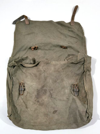 Kleidersack 31 Wehrmacht, ungereinigt, Leder zum Teil trocken