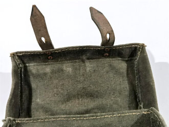 Tasche für Signalpatronen zur Leuchtpistole 42 der Wehrmacht. Guter Gesamtzustand, teilweise blaues Webleinen