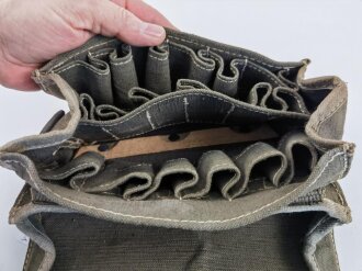 Tasche für Signalpatronen zur Leuchtpistole 42 der Wehrmacht. Sehr guter Gesamtzustand,datiert 1941