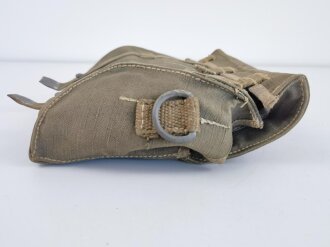 Tasche für Signalpatronen zur Leuchtpistole 42 der Wehrmacht. Sehr guter Gesamtzustand,datiert 1941