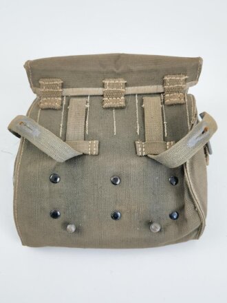 Tasche für Signalpatronen zur Leuchtpistole 42 der Wehrmacht. Sehr guter Gesamtzustand,datiert 1941