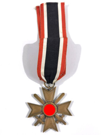 Kriegsverdienstkreuz 2. Klasse1939 mit Schwertern, ohne Hersteller, Buntmetall an Band