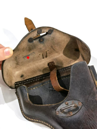 Koffertasche für P38 der Wehrmacht, datiert 1944, getragenes Stück in gutem Gesamtzustand