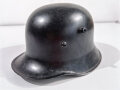 Stahlhelm in der Form des 1.Weltkrieg, fertigung der frühen 30iger Jahre. Schwarzer Origianallack, schweres Stück