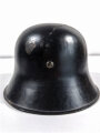 Stahlhelm in der Form des 1.Weltkrieg, fertigung der frühen 30iger Jahre. Schwarzer Origianallack, schweres Stück