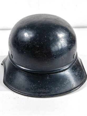 Stahlhelm Luftschutz. Originallack , hatte scheinbar nie ein Abzeichen, Größe 56