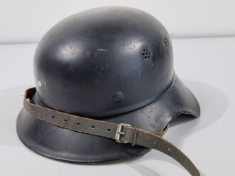 Stahlhelm Luftschutz, anscheinend in der DDR weiterverwendet, Kopfgröße 57