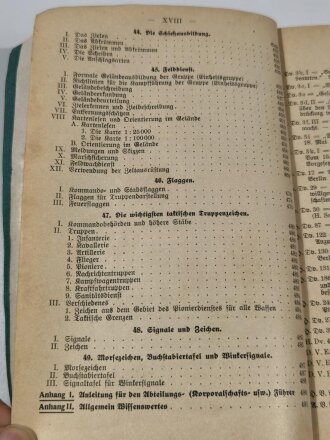 "Der Dienstunterricht im Reichsheer - Ein Handbuch für den deutschen Soldaten" datiert 1934, 500 Seiten