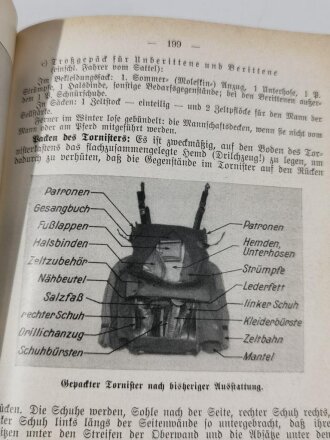 "Der Dienstunterricht im Reichsheer - Ein Handbuch für den deutschen Soldaten" datiert 1934, 500 Seiten