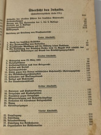 "Der Dienstunterricht im Reichsheer - Ein Handbuch für den deutschen Soldaten" datiert 1934, 500 Seiten