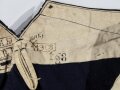 Kaiserreich. gerade, dunkelblaue Uniformhose für Mannschaften. Kammerstück des Artillerie Regiment 10 mit diversen Mottenschäden, grob gereinigtes Stück. Datiert 1908