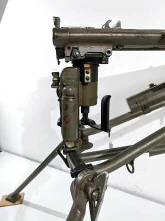 Lafette MG42 Wehrmacht. Datiert 1943, höchstwahrscheinlich Originallack