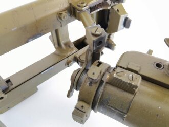 Lafette für MG34 der Wehrmacht. Datiert 1941, überlackiertes Stück