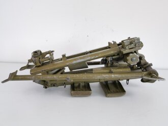 Lafette für MG34 der Wehrmacht. Datiert 1941, überlackiertes Stück