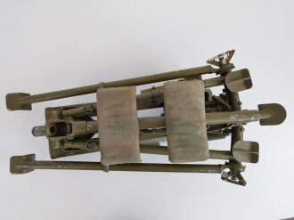 Lafette für MG34 der Wehrmacht. Datiert 1941, überlackiertes Stück