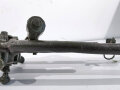 Zweibein für 8cm Granatwerfer 34 der Wehrmacht. Leicht narbiges Stück, überlackiert