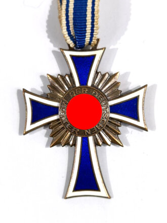 Ehrenkreuz der Deutschen Mutter ( Mutterkreuz ) in Bronze am Band