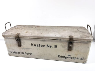 Röntgenapparat zahnärztliches Gerät der Wehrmacht im Transportkasten. Kabel erneuert, Originallack, Funktion nicht geprüft. Antikes Gerät, nur zu Dekorationszwecken