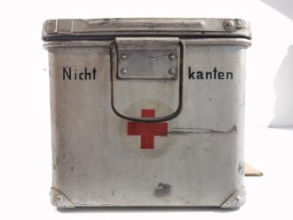 Röntgenapparat zahnärztliches Gerät der Wehrmacht im Transportkasten. Kabel erneuert, Originallack, Funktion nicht geprüft. Antikes Gerät, nur zu Dekorationszwecken