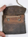 Tasche für eine Erkennungsmarke der Wehrmacht aus Leder, gebrauchtes Stück