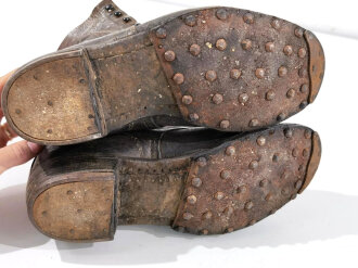 Paar Halbschuhe für Angehörige der Wehrmacht. Ausgegebene Kammerstücke in gutem Gesamtzustand. Sohlenlänge 29,5cm