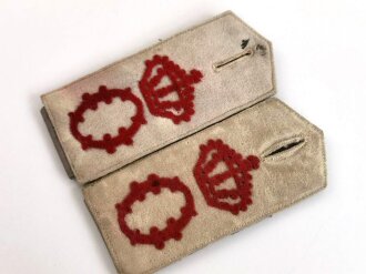 Württemberg, Schulterklappen für Mantel 1. Dragoner- Regiment- Königin Olga Nummer 25 Ludwigsburg, Ausführung zum Schlaufen mit feldgrauem Unterfutter,